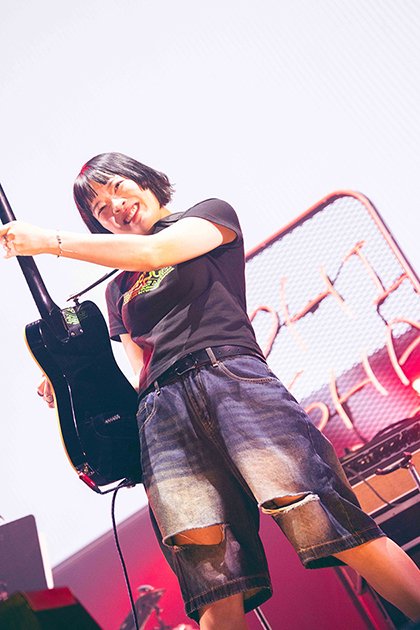 420_SHISHAMO_2.jpg