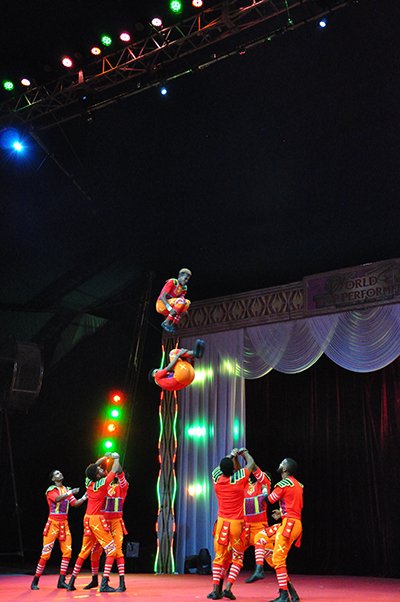 popcircus251003-3.jpg