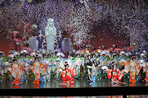 宝塚の100周年を祝う3本立て！ 月組公演が開幕！ - NEWS | ぴあ関西版WEB